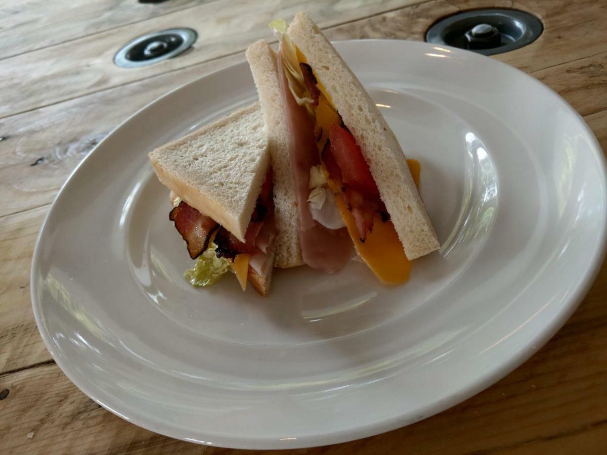 Penzion A Bistro Dilna Třeboň المظهر الخارجي الصورة
